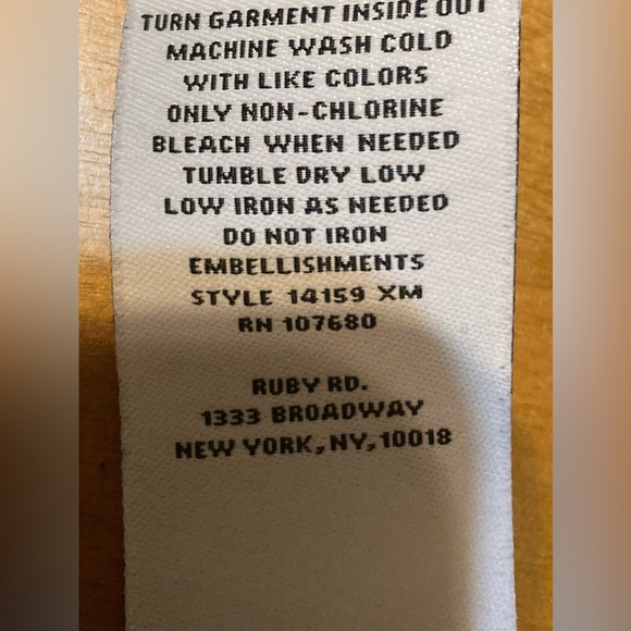 Ladies Size XL Ruby Rd Embellished Blouse - Picture 13 of 14